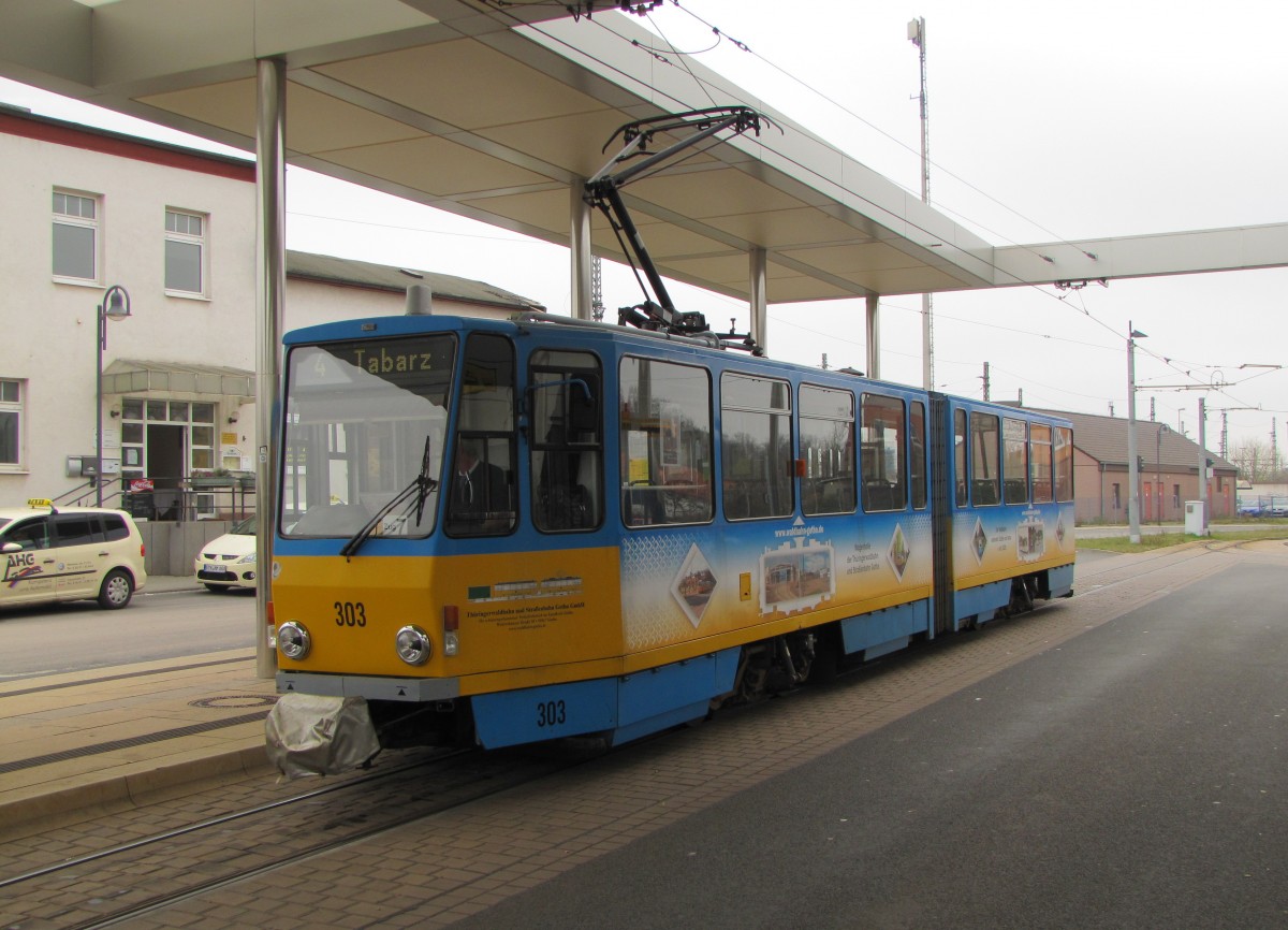 TWSB 303 als Linie 4 nach Tabarz, am 15.11.2013 am Bahnhof Gotha.