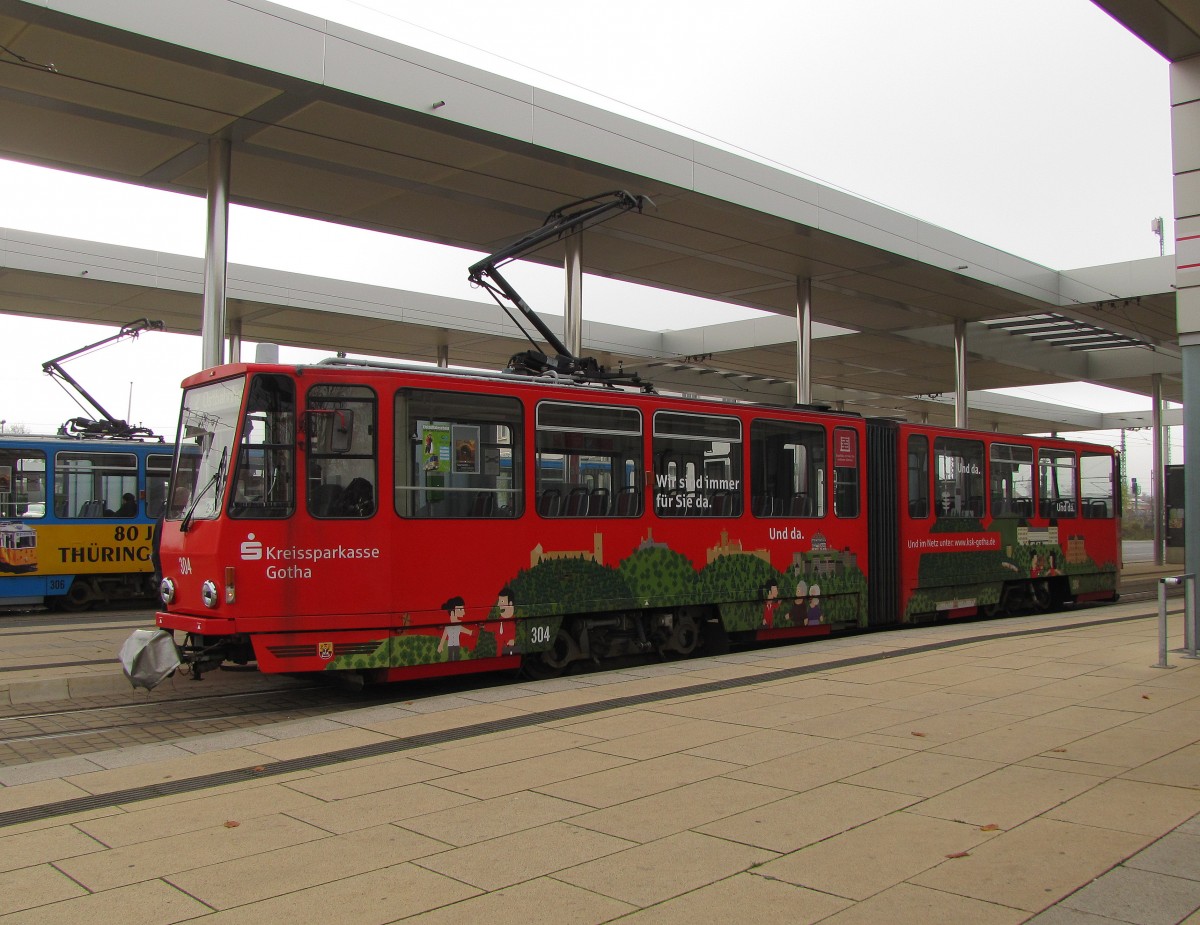 TWSB 304 als Linie 2 zum Ostbahnhof, am 15.11.2013 am Bahnhof Gotha.