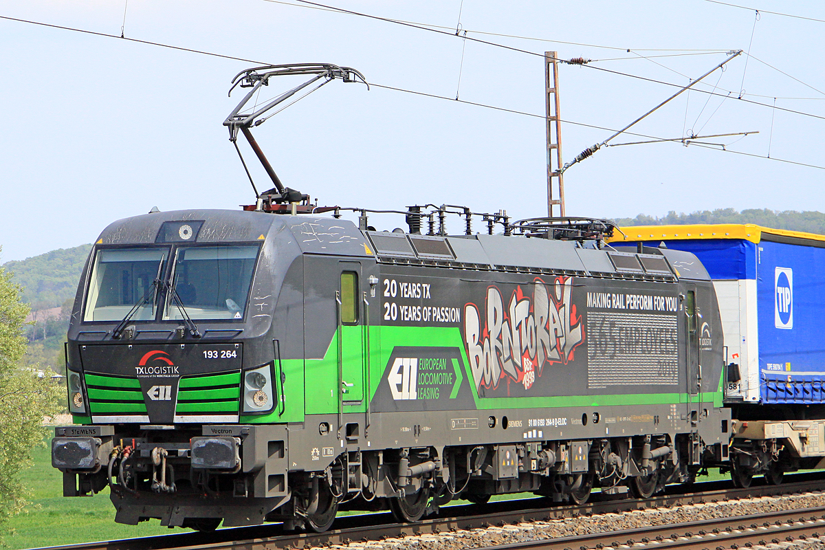  TX 193 264-09 am 29.04.2022 nördlich von Salzderhelden am BÜ 75,1 in Richtung Göttingen
