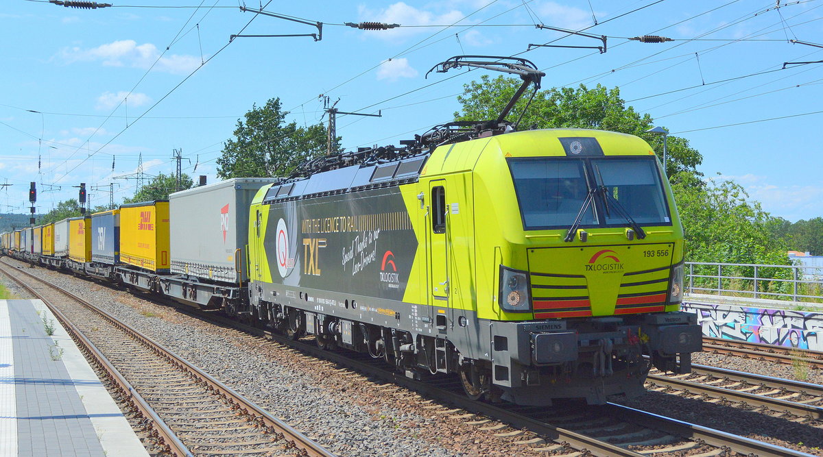 TX Logistik AG mit der ATLU  Vectron   193 556  [NVR-Nummer: 91 80 6193 556-8 D-ATLU]  TXL WITH THE LICENCE TO RAIL  und KLV-Zug nach Rostock am 13.06.19 Saarmund Bhf.