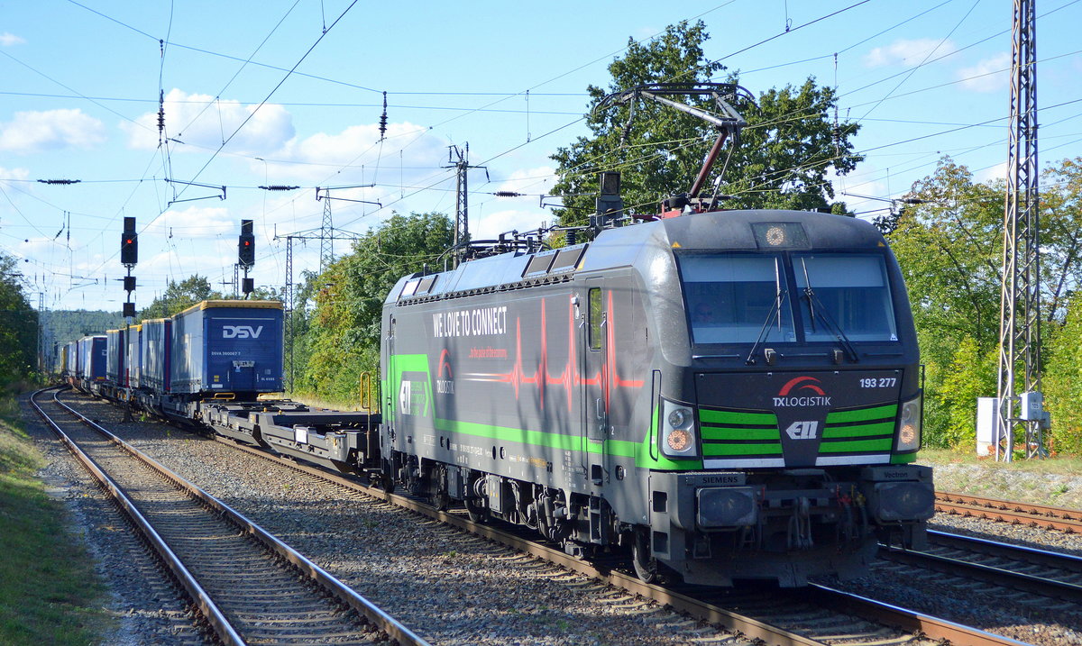 TX Logistik AG, Troisdorf [D] mit der ELL Vectron  193 277  [NVR-Nummer: 91 80 6193 277-1 D-ELOC] mit Taschenwagenzug am 28.09.20 Bf. Saarmund.