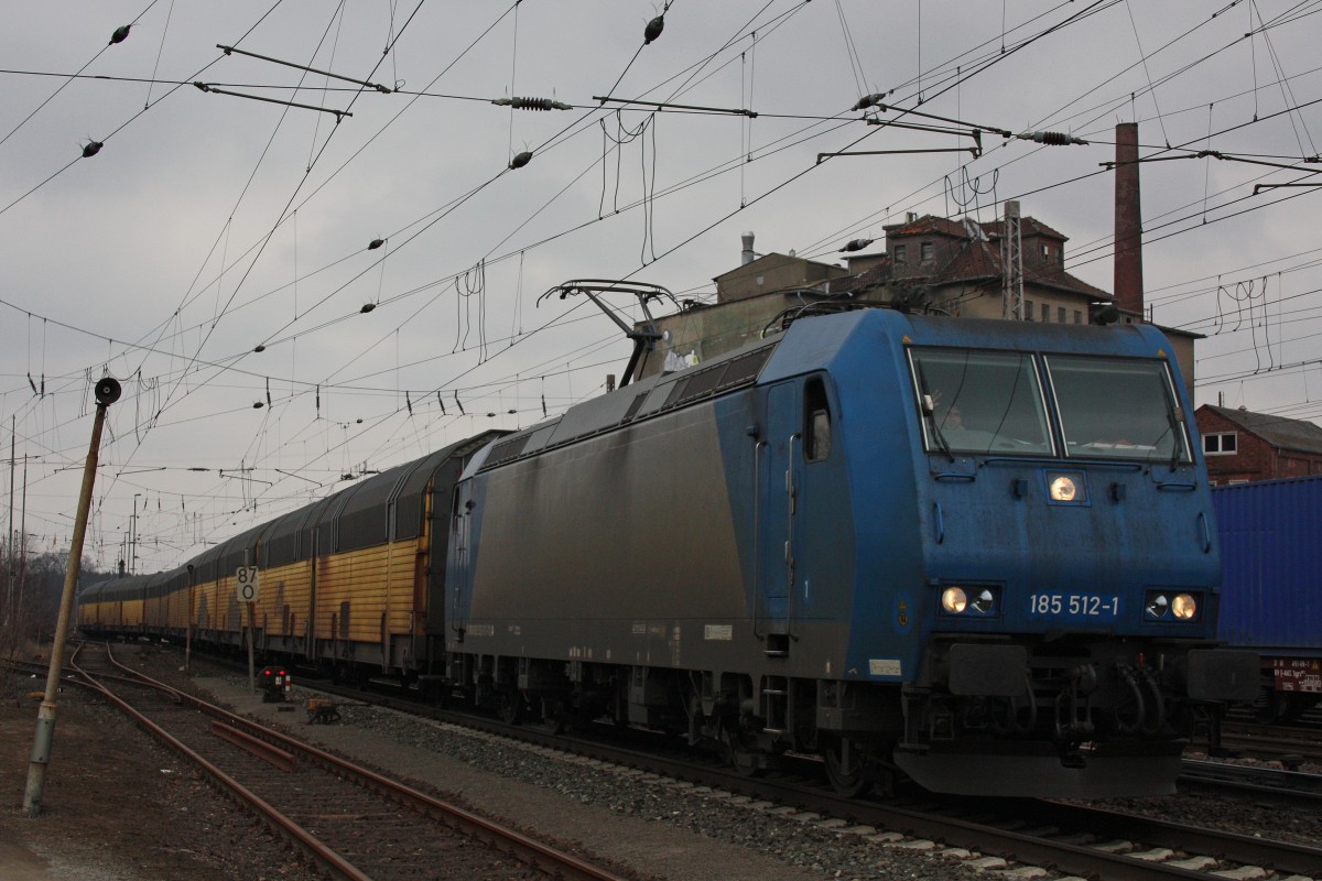 TXL 185 512 am 28.3.13 mit einem Autozug in Verden (Aller).
Gru� zur�ck !
