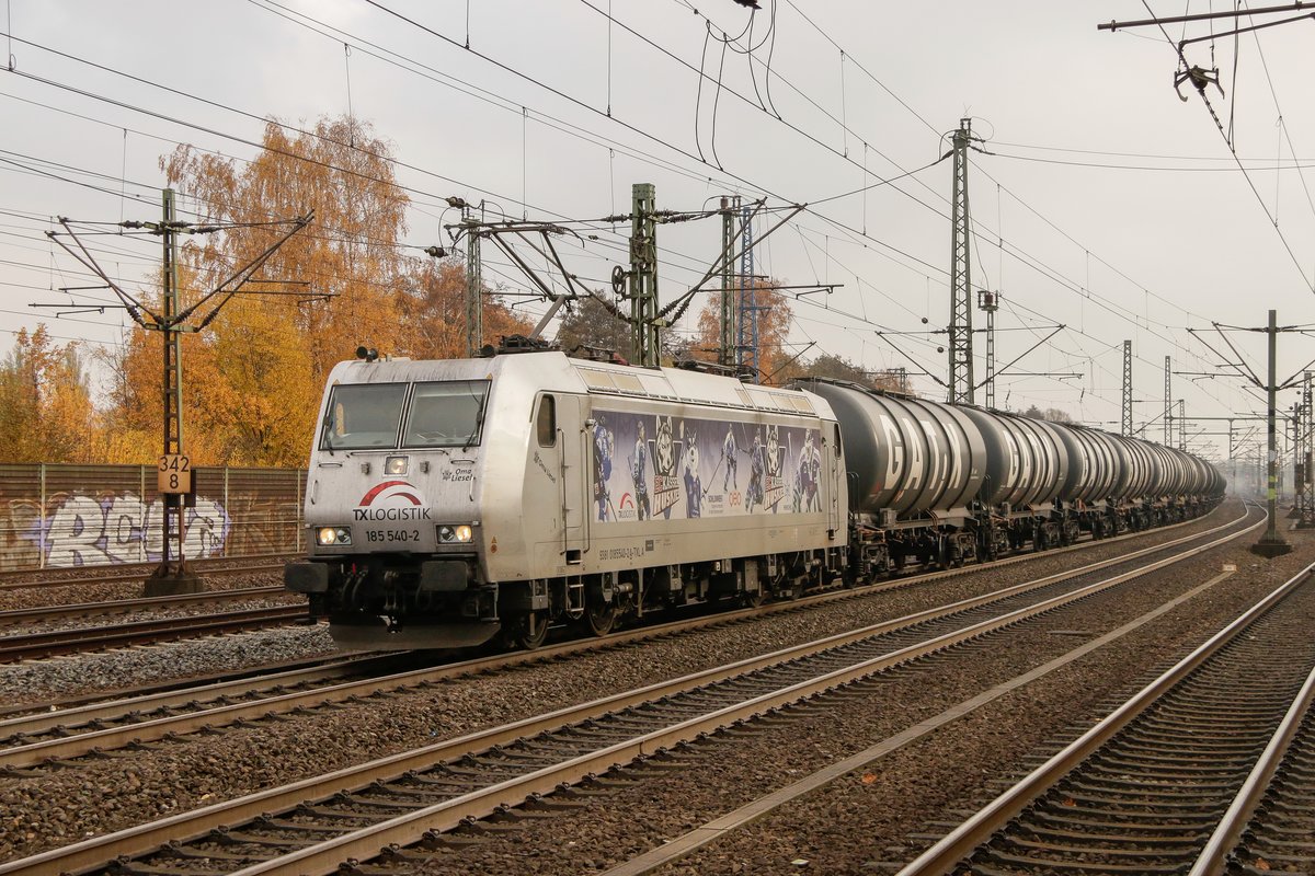 TXL 185 540-2  Huskies  mit GATX-Kesselzug in Hamburg Harburg, November 2018.