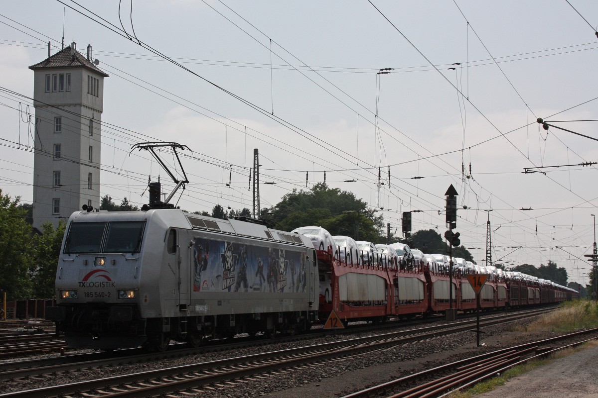 TXL 185 540  Kassel Huskies/Oma Liesel  am 12.7.13 mit einem Autozug in Verden (Aller).