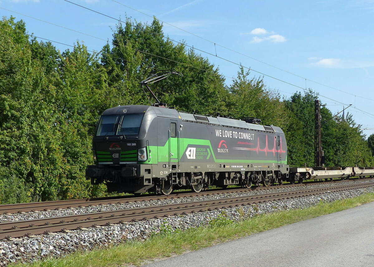 TXL 193 265 mit einem KLV Richtung Gemünden, am 25.08.2021 in Thüngersheim.