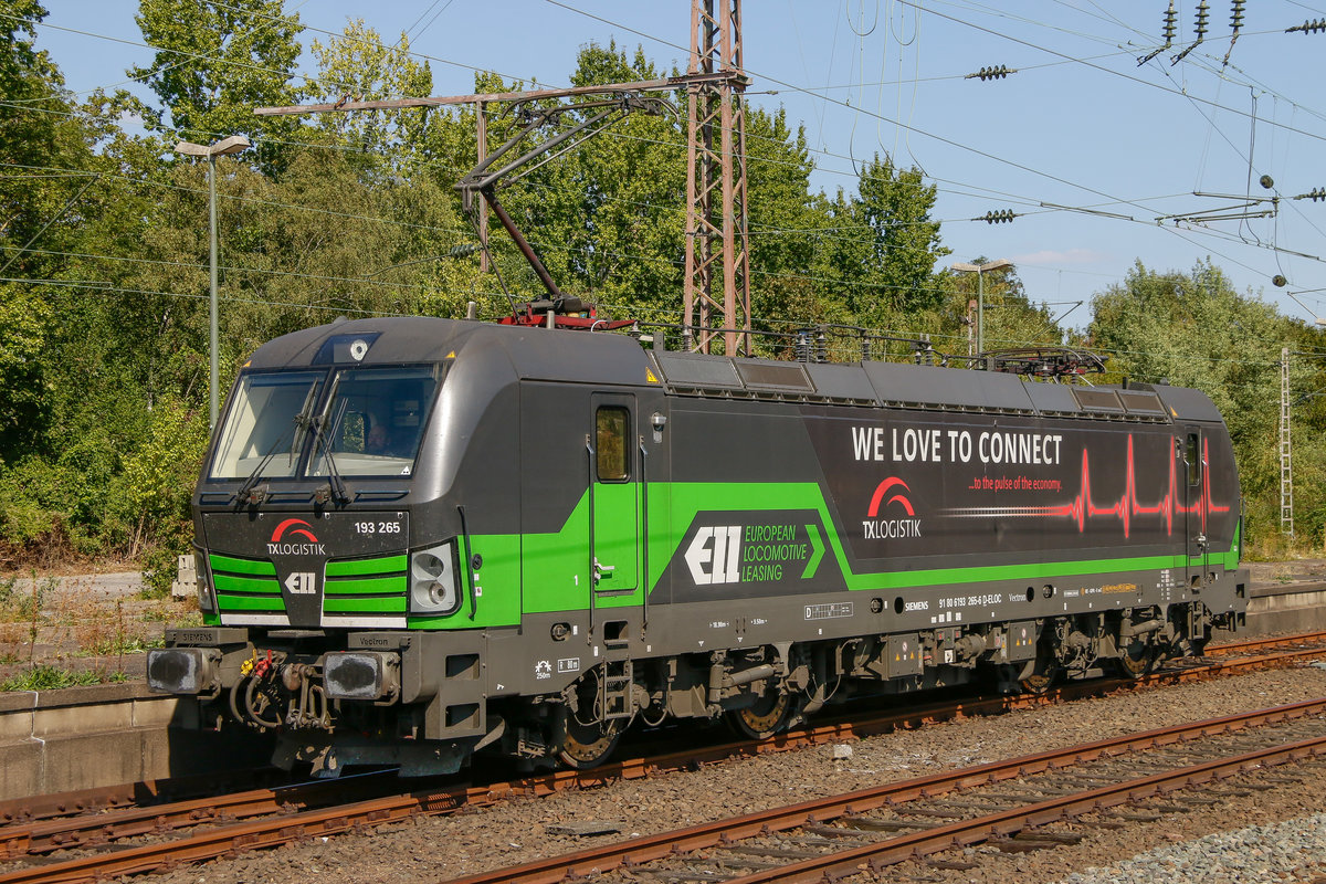 TXL 193 265  We Love to Connect  in Essen Hbf, September 2018.