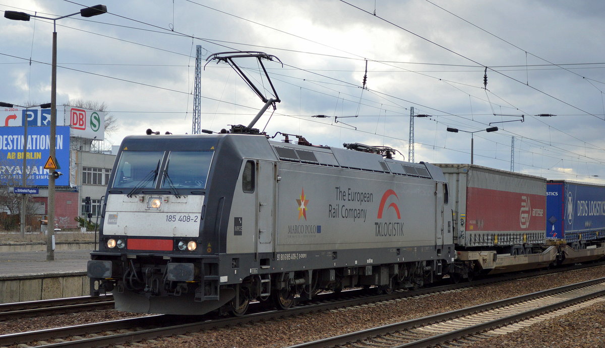 TXL mit der MRCE 185 408-2  [NVR-Number: 91 80 6185 408-2 D-DISPO] und KLV-Zug am 13.03.18 Durchfahrt Bf. Flughafen Berlin-Schönefeld.