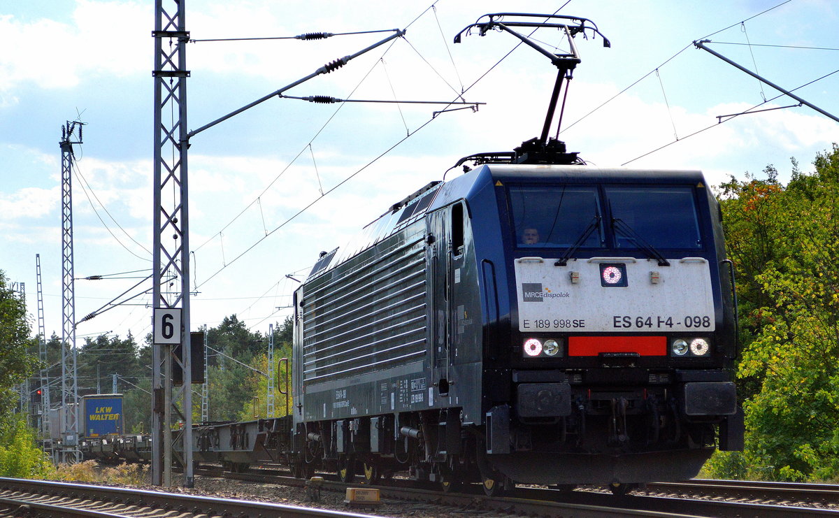 TXL - TX Logistik AG mit MRCE Dispo   ES 64 F4-098  [NVR-Number: 91 80 6189 998-8 D-DISPO] und KLV-Zug Richtung Rostock am 12.09.18 Berlin-Wuhlheide.