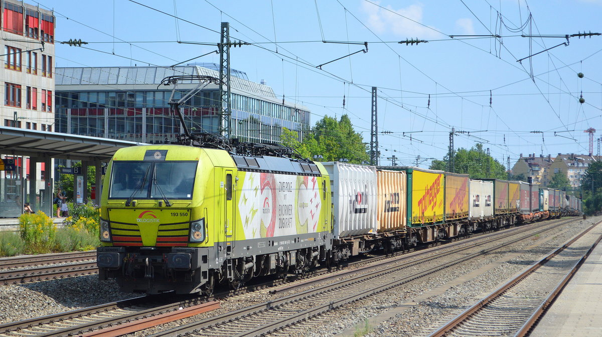 TXL - TX Logistik AG, Troisdorf [D] mit  193 550   [NVR-Nummer: 91 80 6193 550-1 D-ATLU] und Taschenwagenzug am 11.08.20 Bf. München Heimeranplatz.