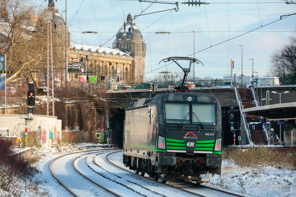 TXL/ELL 193 277  We love to connect  in Wuppertal, Januar 2026.