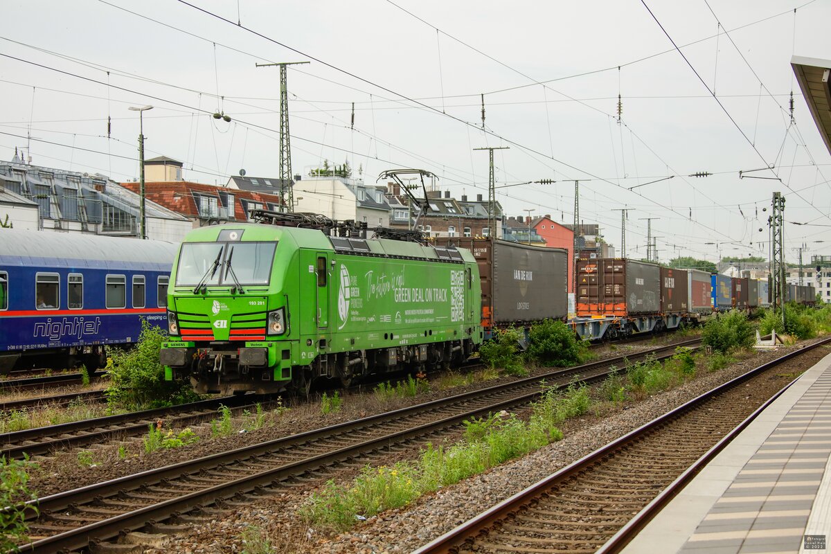 TXL/ELL 193 281 mit KLV in Köln West, Juni 2022.