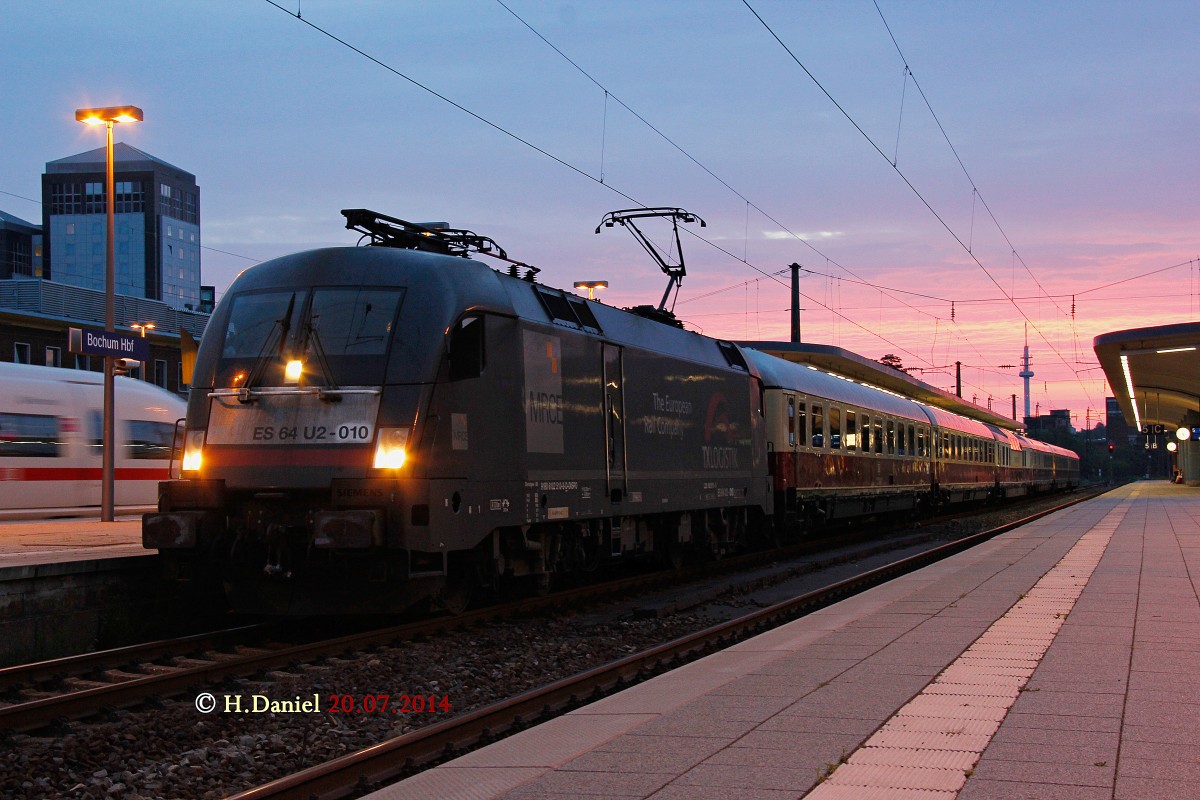 TXL/MRCE 182 510/ES 6 U2-010 mit dem AKE-Rheingold in Bochum Hbf und fuhr weiter nach W�rzburg, Juli 2014.