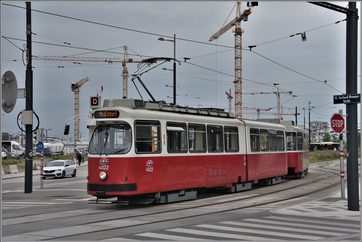 Typ E 4022 im Hauptbahnhof Ost. (14.06.2018)
