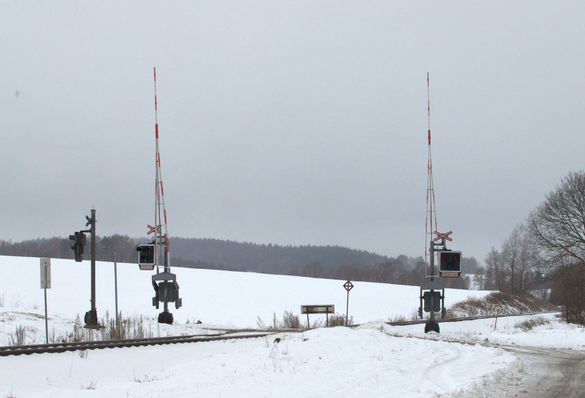 Typischer BÜ in Tschechien bei Nova paka Mesto. 12.01.2019 11:52 Uhr.