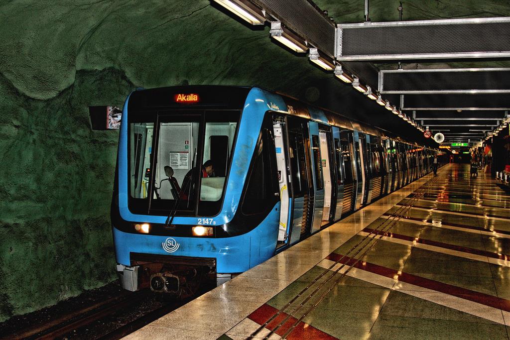 U Bahn 2147 steht am 21.09.2016 abfahrbereit im Endbahnhof Kungsstradgarden.