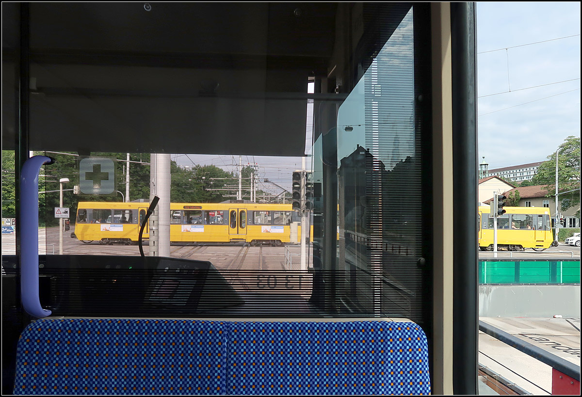 U12 kreuzt U13 -

An der Löwentorkreuzung in Stuttgart-Bad Cannstatt.

21.07.2017 (M)