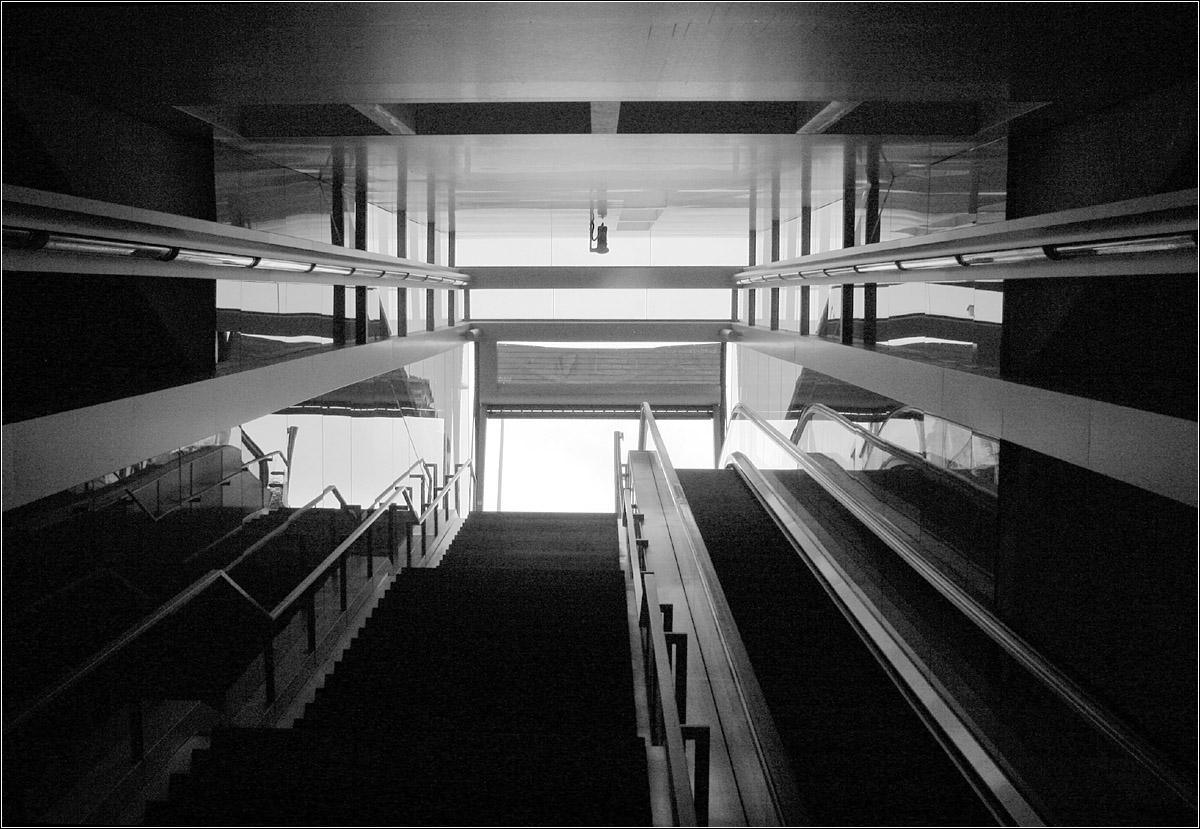 U3, Maxfeld - 

Impression des westlichen Ausganges. 

Nürnberg, 28.06.2008 (M)