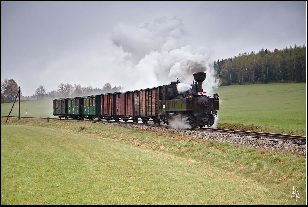 U37 bei einer Fotofahrt kurz vor dem Endbahnhof Nová Bystřice. Leider zeigte sich am 22.04.2017 nicht.
