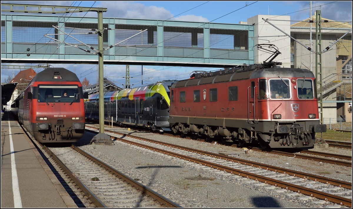 <U>Besuch der noch nicht ganz so alten Dame.</U>

Grund für die seltene Ehre des Besuchs der noch nicht ganz so alten Dame... Ein sechsteiliger Flirt für Südtirol wird in die Schweiz überführt. Konstanz, im November 2013.

Von hier einen Gruß zurück an den Lokführer. 