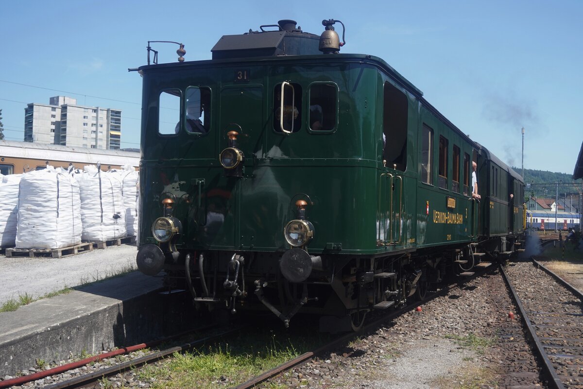 UeBB CZm 1/2 No.31 steht am 23 Mai 2026 ins Bw Brugg AG, welches Bw von Verein Mikado 1244 und SBB Historic geteilt wird. Noch kann Mann am Pfingsten viele Museumsz�ge von und nach das Bw Brugg geniessen -obwohl es Ger�chte gibt,  SBB Historic wollen deren bis heute interssante Anwesendheid dort r�umen.