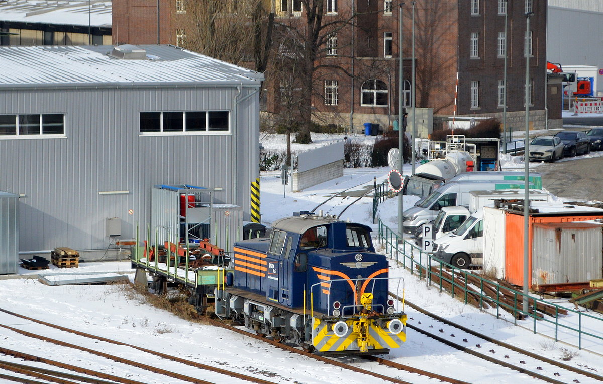 Über die  Fa. Concert Logistics GmbH läuft die Sparte P & O Rail Hafen & Industrielokomotiven zum Vermieten diverser Lokomotivtypen. Anscheinend hat nun die Berliner Hafen- und Lagerhausgesellschaft mbH (Behala) wohl nun eine KM M-800-BB (NVR-Nr.  98 80 3508 004-9 D-PUNDO ) in ihren Diensten?, jedenfalls stand sie heute am Lokschuppen des Berliner Westhafen abgestellt, 15.02.21