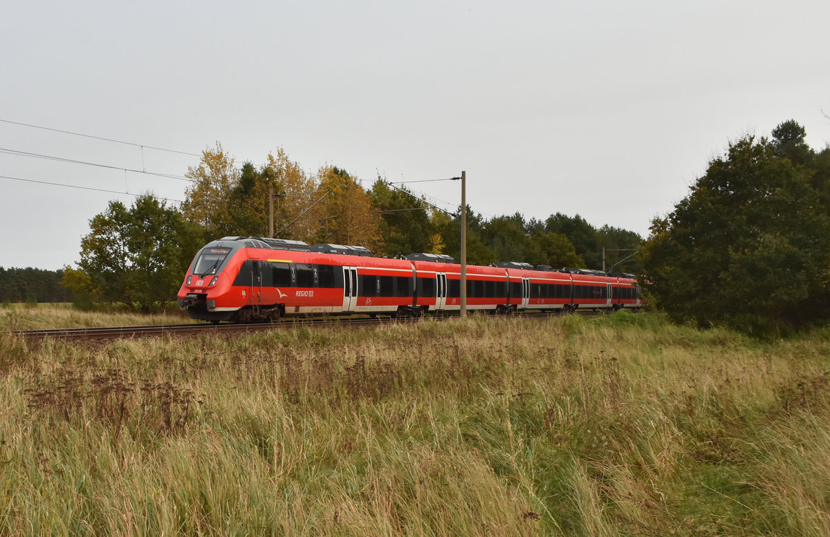 Überführung zum Bahnhof Büchen der 442 349, für die Rückfahrt in Richtung Schwerin als RE1. 3km östlich von Büchen 17.10.2017