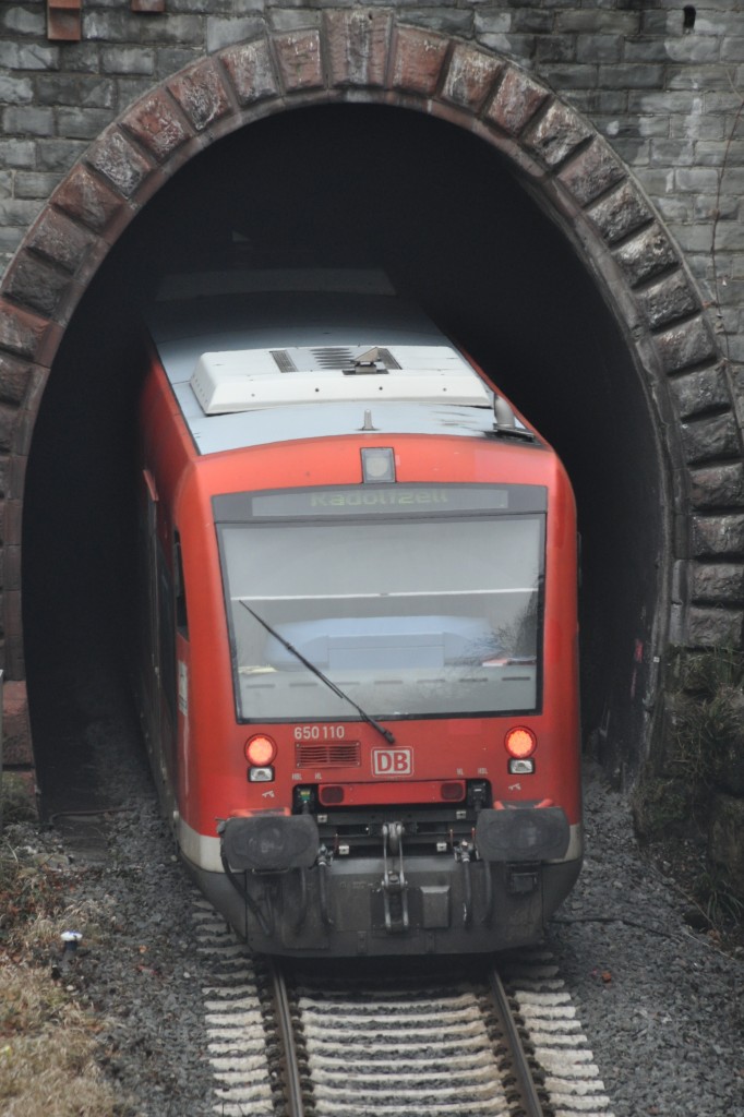 ÜBERLINGEN (Bodenseekreis), 24.02.2014, 650 110 als Nahverkehrszug nach Radolfzell bei der Ausfahrt aus dem Bahnhof Überlingen