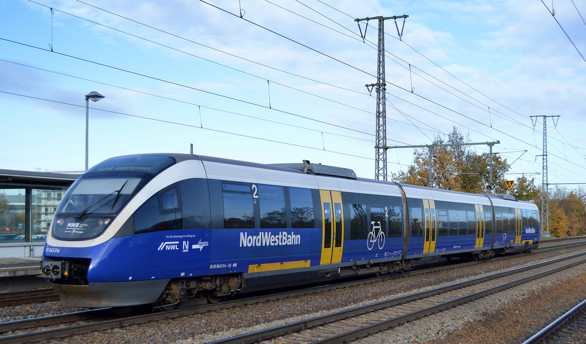 Überraschend kam ein NordWestBahn Talent mit  VT 643 314  (NVR:  95 80 0643 814-6 D-NWB/95 80 0943 314-4 D-NWB/95 80 0643 314-7 D-NWB ) am 16.11.20 durch den Bf. Golm (Potsdam) gefahren. 