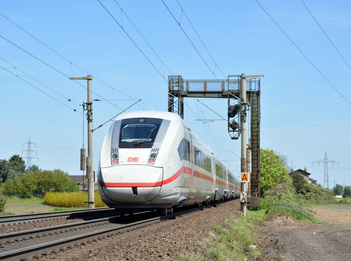 Überraschung des Tages unter anderem ein ICx. Hier als Nachschuss in Richtung Köln.

Hürth 05.05.2016