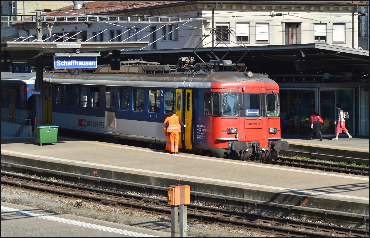 Überraschung in Schaffhausen, ein Dispodoppelpendel wartet auf die Abfahrt nach Zürich. März 2014.