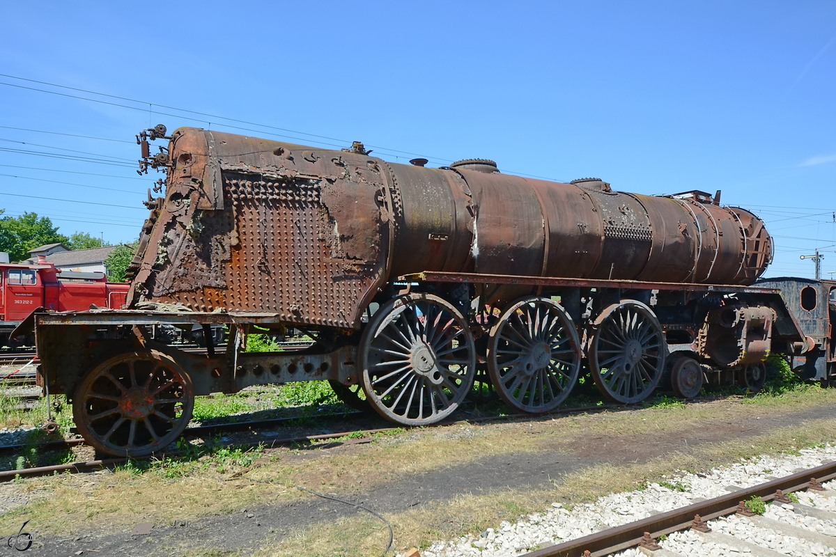 Überreste einer Dampflokomotive. (Bayerisches Eisenbahnmuseum Nördlingen, Juni 2019)