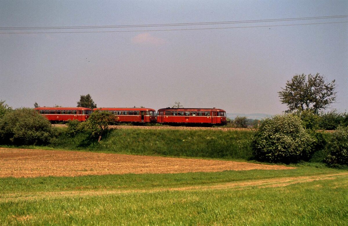 Uerdinger Schienenbuszug auf der Voralbbahn, 01.03.1985