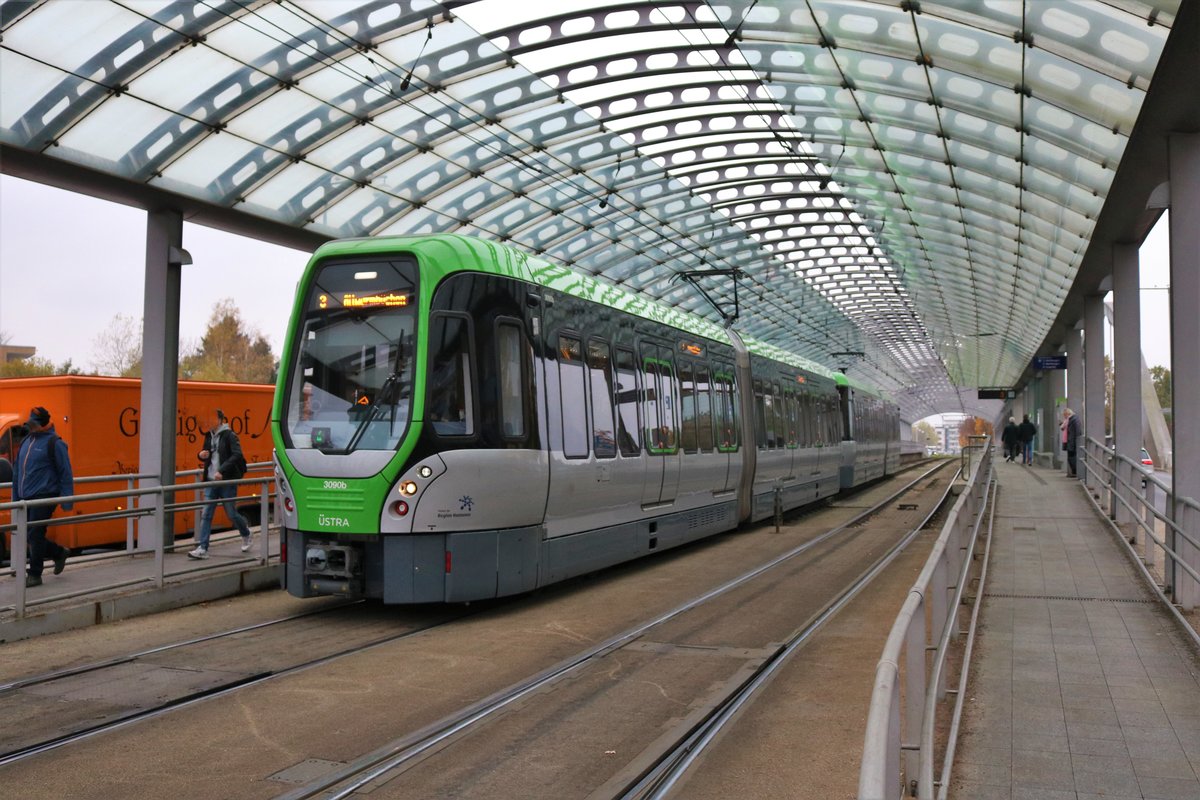ÜSTRA Hannover Düwag TW3000 Wagen 3090 am 15.11.19 in Hannover