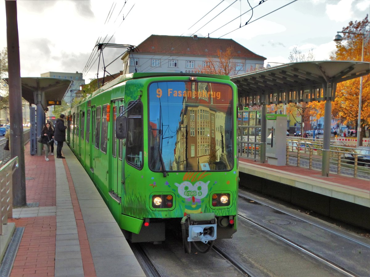 ÜSTRA Hannoversche Verkehrsbetriebe TW6000 Wagen 6196 und 6xxx als Doppeltraktion am 17.11.17 in Hannover