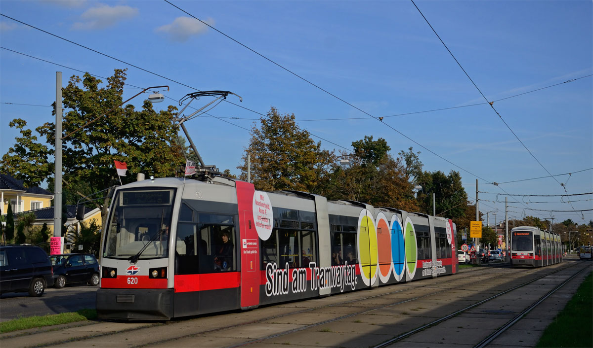 ULF B 620 wirbt für den Tramwaytag 2014 in der HW, Zentralfriedhorf 4 Tor, 29.09.2014