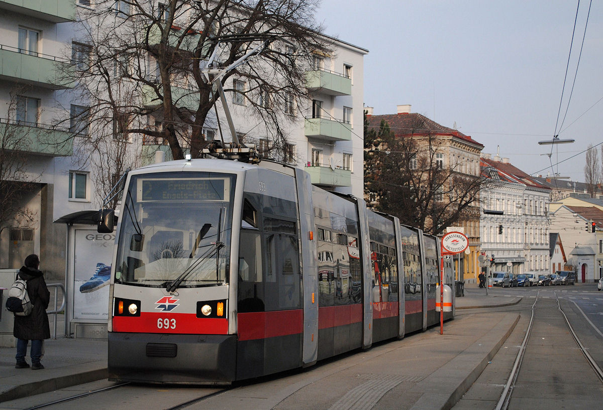 ULF B 693, Endstelle Ottakring, Erdbrustgasse.(21.03.2015)