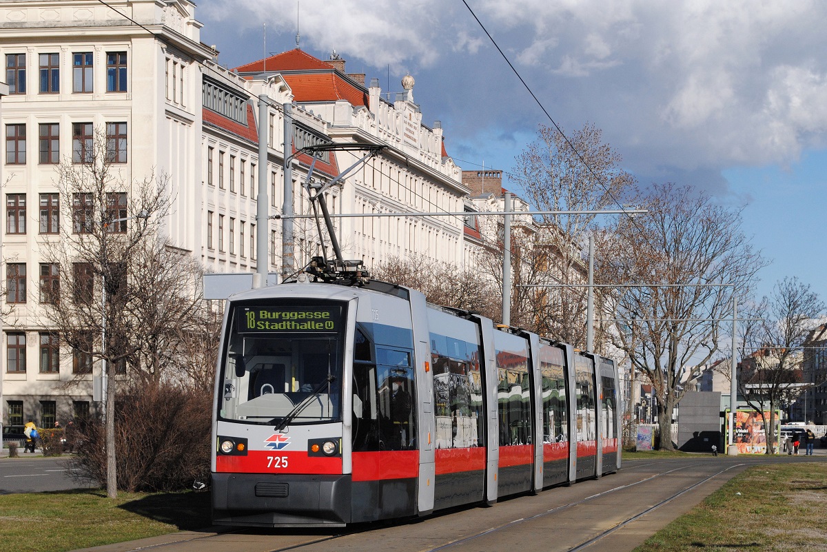 ULF B1 725, Linke Wienzeile zwischen den Haltestellen Magaretengürtel und Gumpendorfer Straße. (12.03.2021)