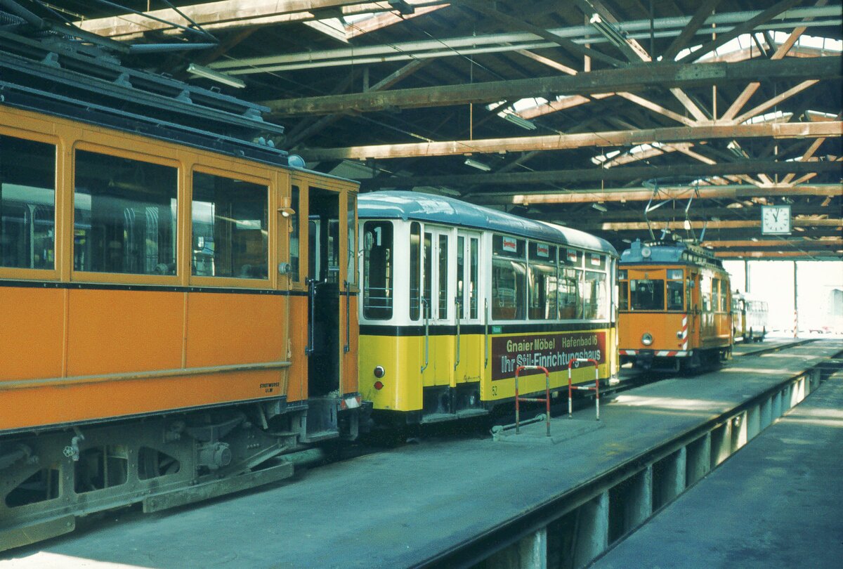 Ulm 08-09-1973_Depot mit A2 = ex Tw 23 Bj. 1920(heute Museumswagen Ulm Nr.13) + Bw 52 = ex SSB 1306; Fuchs HD 1953;1966 Vk an SWU; 1976 + A3