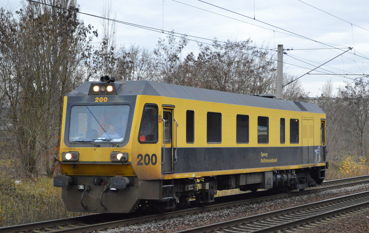 Ultraschallschienenprüfzug Sperry RailInternational SRS 200 am 16.12.19 Berlin Pankow Richtung Berlin Blankenburg.
