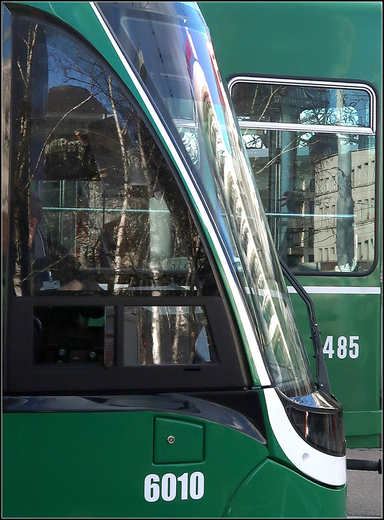Um 5525 Zähler höher -

... ist die Wagennummer der Flexity-Straßenbahn, als die der Be 4/4. Aber so viele Trams wurden wohl nicht nach Basel geliefert in der Zwischenzeit.

08.03.2019 (M)