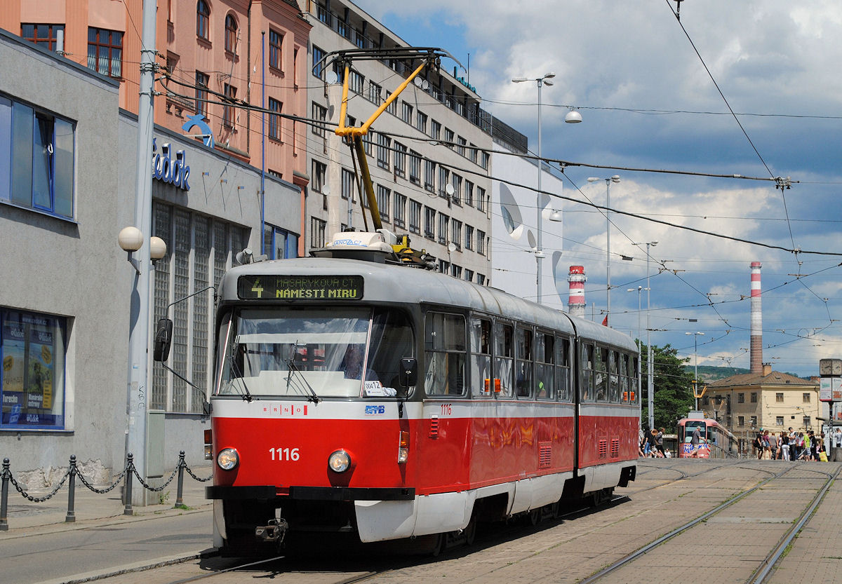 Umgeleiteter Tw.1116 der Linie 4 in der Nadrazni. (18.06.2016)
