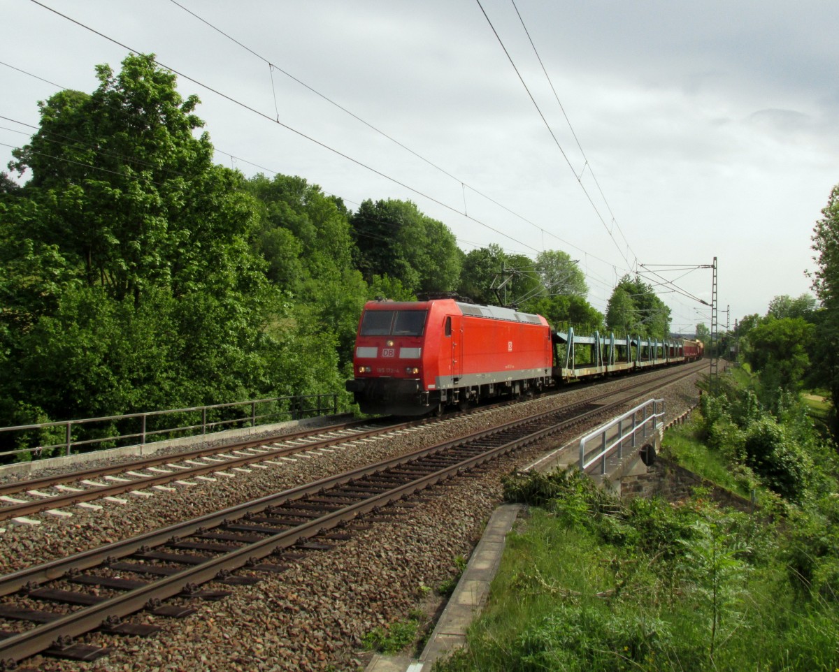 Umleiter mit der 185 172-4 von DB als Mischer. Gesehen am 25.05.2015 in Liebau/ Pöhl.