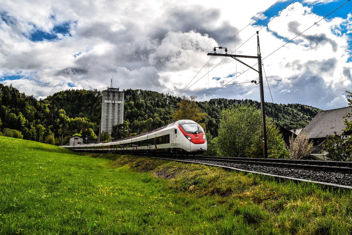 Un Giruno à effectué un parcours d'essai à travers la Vallée de Tavannes en direction de Delémont. Le 29 avril 2020
Instagram: rail_screen