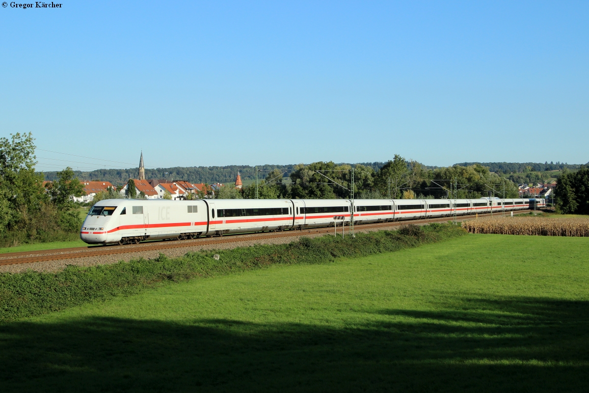 Unbekannte Baureihe 401 Richtung Stuttgart bei Heidelsheim, 29.09.2015.