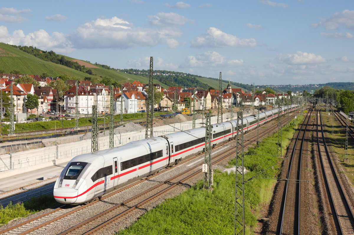 Unbekannter 13-teiliger ICE 4 am 31.05.2022 am Eszetsteg in Stuttgart. 