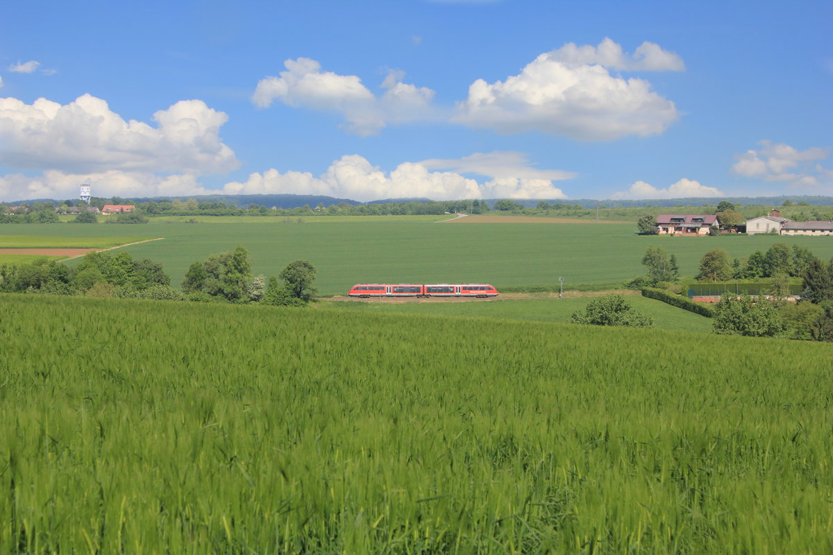 Unbekannter 642 der Westfrankenbahn als RB Hessental-Öhringen bei Öhringen-Eckartsweiler am 14.08.2017. 