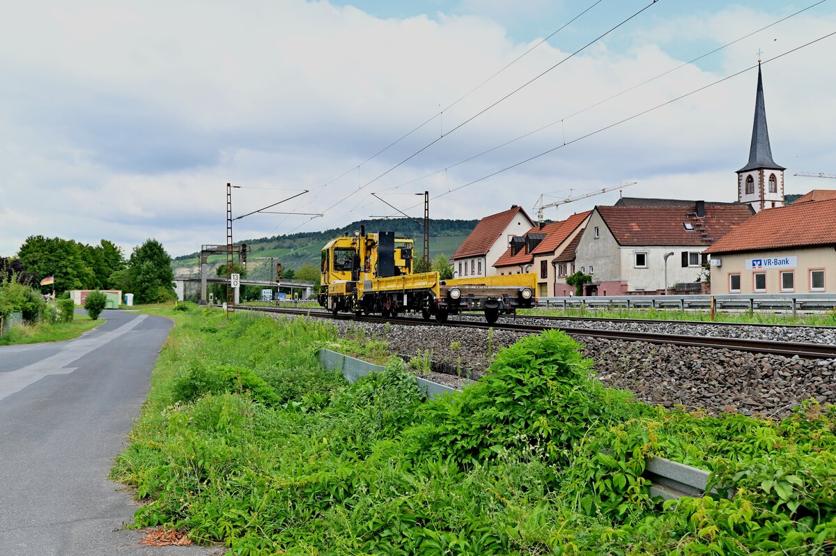 Unbekanntes GAF kam unerwartet durch Thüngersheim auf mich zugefahren als ich gerade das Auto verlassen hatte. 24.8.2021