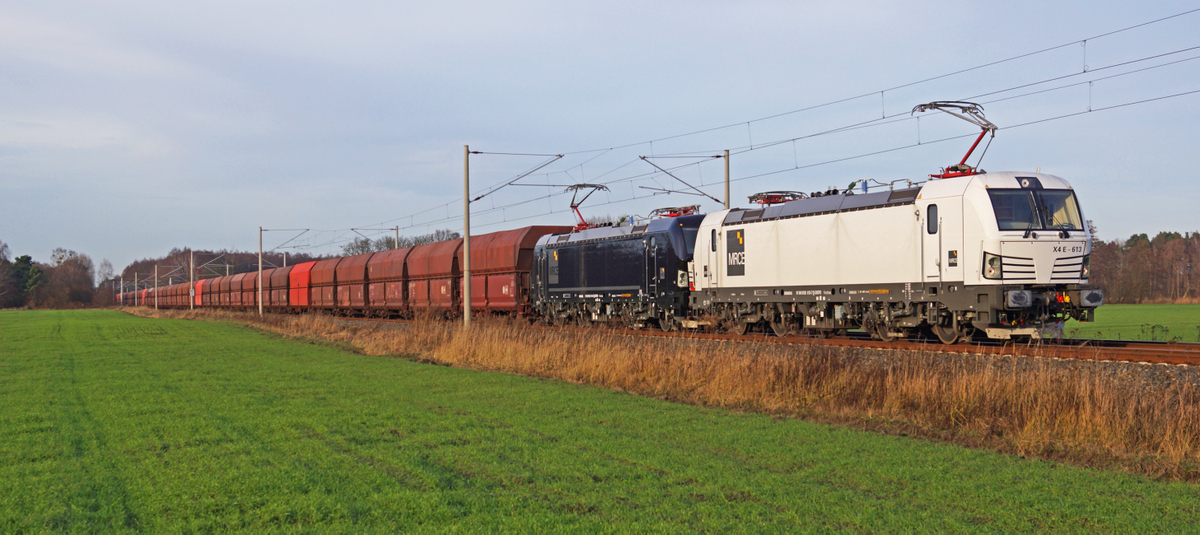 Und dann noch am 20.12.15 in Löpten die ein zebra-artiges Doppel 193er (führend 193 613) vor einem EKO Erzbomber.