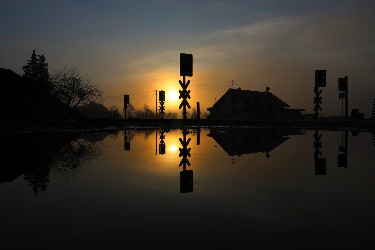 Und immer wieder geht die Sonne auf ,.... 

Sonnenaufgang über Schwanberg am 1.April 2018
