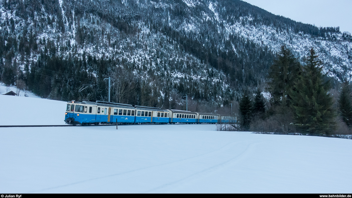 ...und sie fahren auch noch im 2018!<br>
Leerzug Lenk - Zweisimmen mit ABDe 8/8 4002  Vaud  am 2. Januar 2018. Aufgenommen bei Blankenburg.